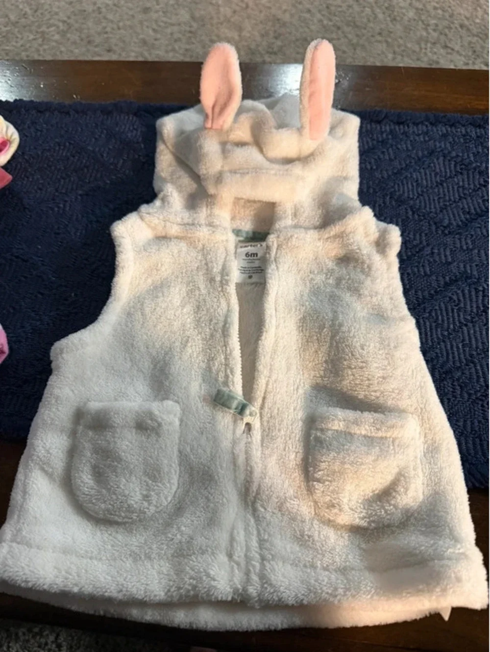 Set of 2 Sleeveless Jackets - 6 mths